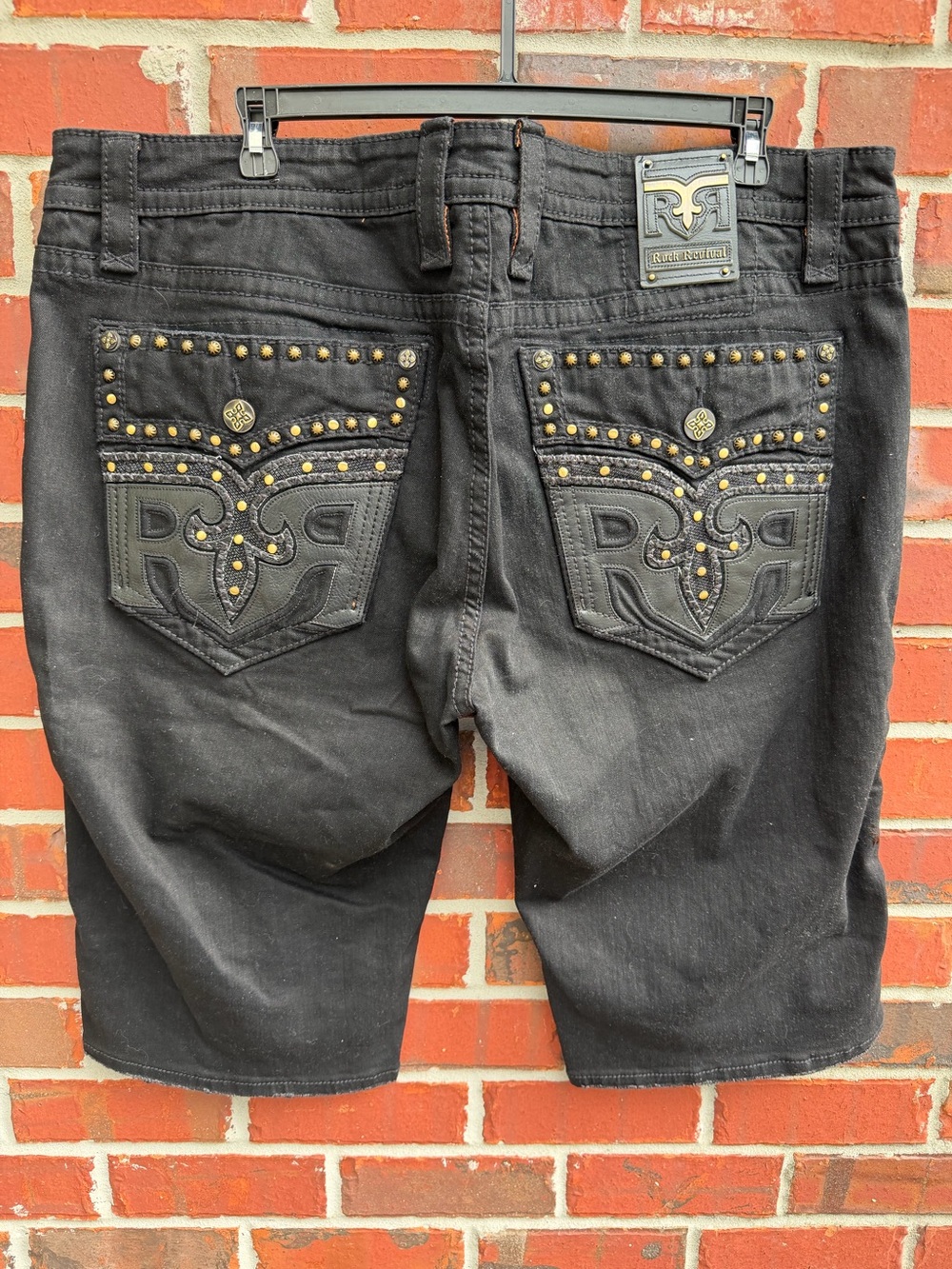 NWT Rock Revival Sz 44 Moto-Inspired Studded Fleur De Lis Long Jean Shorts F7